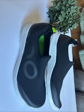 OOFOS Black Slip-On Recovery Loafers with White Sole and Neon Green Accent